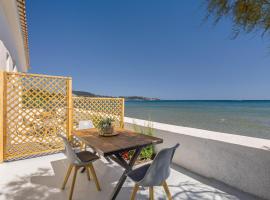 Aliki's Summerhouses Beachfront, hotell sihtkohas Argasi
