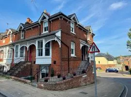 Central Winchester Townhouse