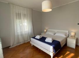 Casa Vacanza Alle Pratoline covered parking for bicycles and motorcycles, villa en Muggia