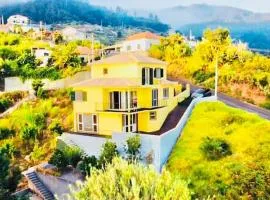 GuestReady - Yellow house in the mountain