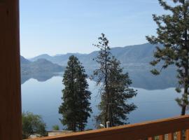 PineWood Guesthouse, hotell i Peachland
