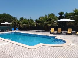 Catshouse, מלון בCarqueja