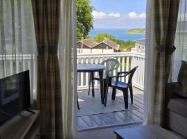 luxury 3 Bed-Sleeps 8-Parking-Pets-Sea View, hotel v destinaci Cowes