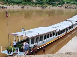 Mekong river cruise package with Mekong Lover Cruise between Houay Xay to Luang Prabang, northern Laos