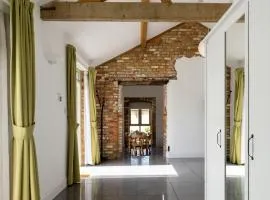 Owls Hoot at Tove Valley Cottages