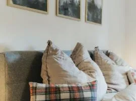 Familienurlaub pur III KINDER UND JUGENDLICHE bis 17 frei III HUND willkommen III SAUNA im Haus III Natur direkt vor der Tür III nah an Winterberg für Ski Wandern und Abenteuer