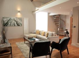 Under new management- The old meeting hall, hotel en Holt