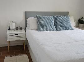 Apartamento en la playa de Empuriabrava, hôtel à Empuriabrava