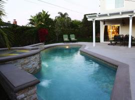 Fabulous 6 bedroom (3 master suites), 4 bath pool w/Jacuzzi home, hotel v destinaci Orange
