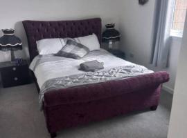 Clova Cottage 7BR Retreat, Villa in Kirriemuir