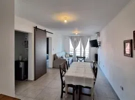 Nuevo y Equipado en Zona Céntrica con Cochera