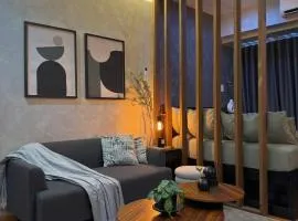Sleek Designer Studio at Knightsbridge Residences