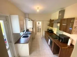 4-5 Bedroom House For Corporate Stays in Kettering