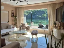 "Vista Paradiso" - Jaz - lake view