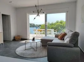 Modern two bedroom seafront oasis