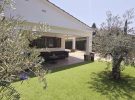 Costabravasuites villa can duk, hotel v destinaci Caldes de Malavella