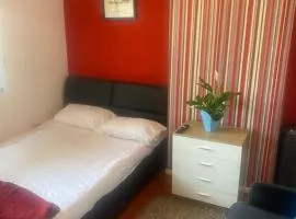 Relax in this Cozy room in Dagenham