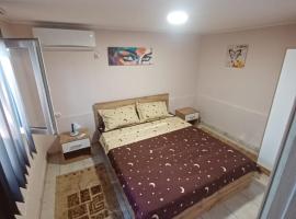 Sun sea quiet Casa Sim in Tuzla，圖茲拉的木屋