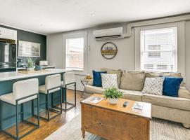 2 Mi to Ark Encounter Condo on Main Street!, ξενοδοχείο σε Williamstown
