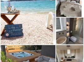 Aurea Beach House, hotel u gradu Tisno