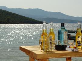 Vila Reni & Risi, homestay in Ksamil