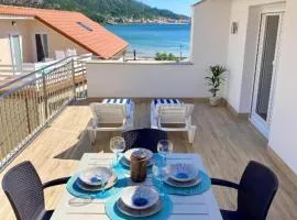 Apartamentos Ezaro Beach