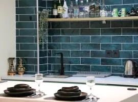 Bazar Charm- Cozy Urban Retreat in Skopje Historic Heart