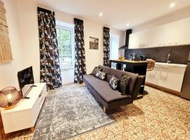 Rep - 2A, Hotel in Millau