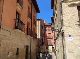 Casa palaciega Doña Leocadia, cheap hotel in Viana