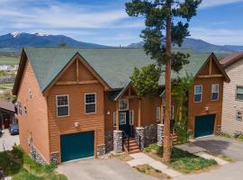 Private Garage, Washer and Dryer, Amazing Views of Byers Peak, Pet Friendly, Hotel in Fraser