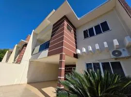 Sobrado ao lado Paraguai garagem e churrasqueira
