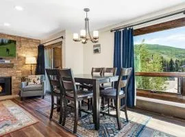 Rooftop Hot Tub, Free Parking, Renovated condo in the Heart of Lionshead