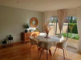 Conveniently located family home, hotel v destinaci Romille