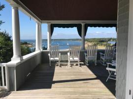 Gregg House - Amazing Views, Sunsets, Private Beach & boathouse, Hotel in Falmouth