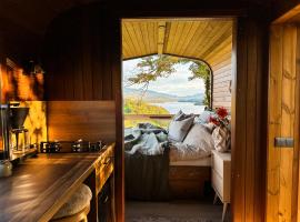 Unique stay with farm animals and stunning views Tiny House in Telemark, domek nebo chatka v destinaci Notodden