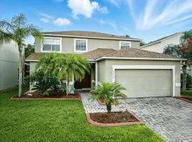 5 Bedroom Pool Home in Gated Community Near Disney