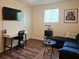 Guest Suite conveniently located near downtown and the Frost Bank Center