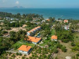 Charm Hon Rom Villas Resort, Resort in Ấp Long Sơn