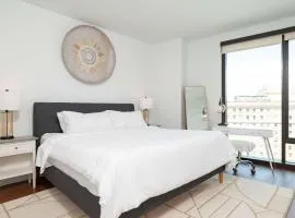 Back-Bay Lux Central 2BR Condo with Rooftop and Parking