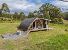 Bakers Hut - Off Grid Farm Stay, hotel i Bellingen