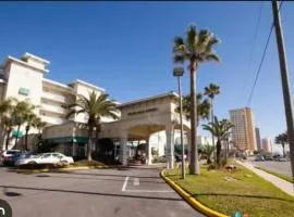 Grand Seas Resort