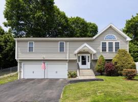 Newly Furnished 4Bedroom Home Near Worcester Airport, hôtel à Worcester