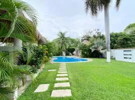 Casa Loro - en Ixtapa! 10 Huéspedes con alberca
