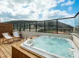 Pool & Jacuzzi Seaview Penthouse by Sea N' Rent