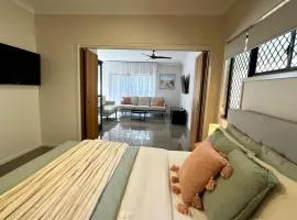 Sienna Rise - Walk to Westfield sleeps 6 North Lakes