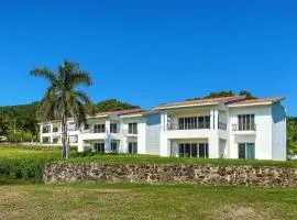 MARACUYA at Limoncito Beach