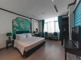 Azen Lakeside Hotel & Travel