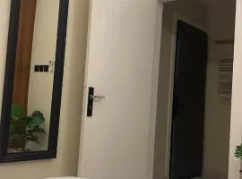 استديو فندقي بمدخل خاص في الملقا