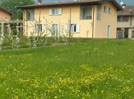 Cascina Legnago bilocale a 6 chilometri da Salò