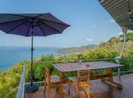 An apartment with an ocean view in Playa Islita